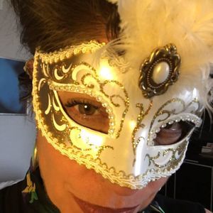 Meet your Posher, Sharon