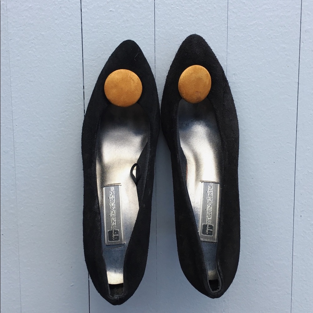 Vintage black suede Marie Claire pumps