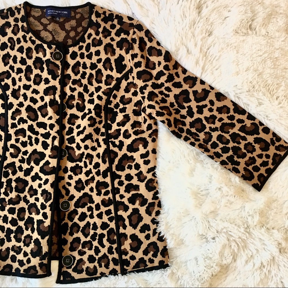 *BEST OFFER TAKES IT*Animal Print Cardigan
