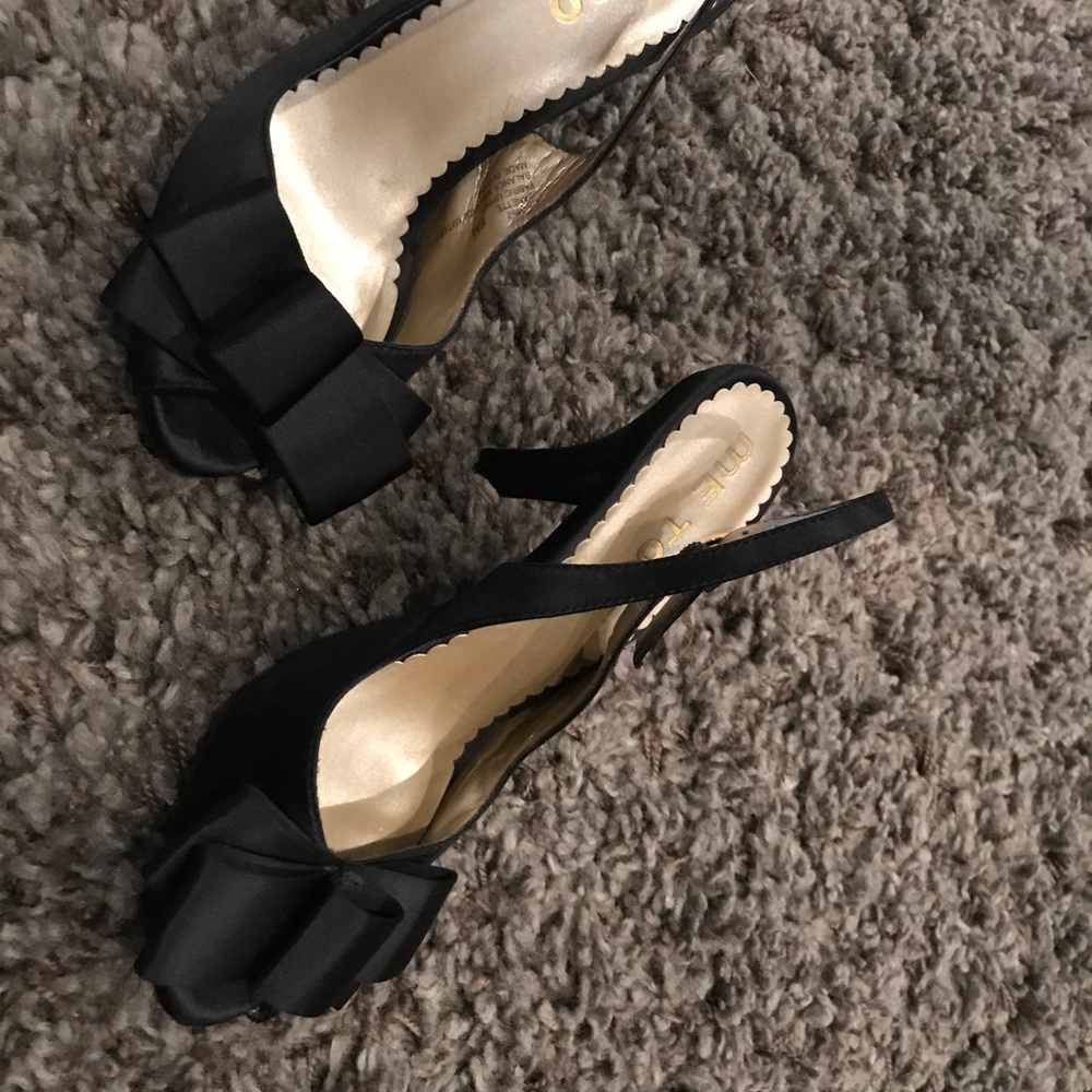 Black bow heels