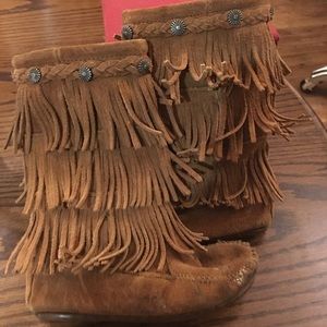 Minnetonka fringe boots