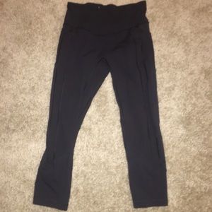 Lulu lemon size 8 capris luxtreme