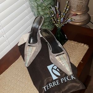 Ladies TERRE PECK Kitten Heels