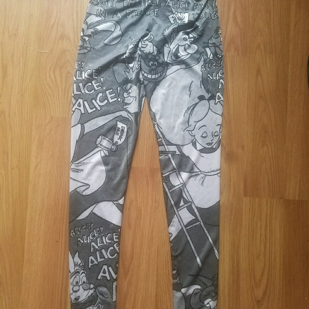 Alice in wonderland leggings