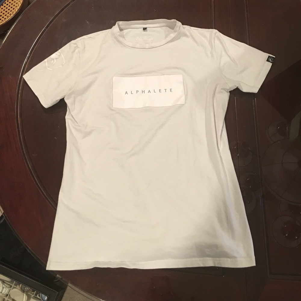 Alphalete Lifestyle Shirt Size Large (L)