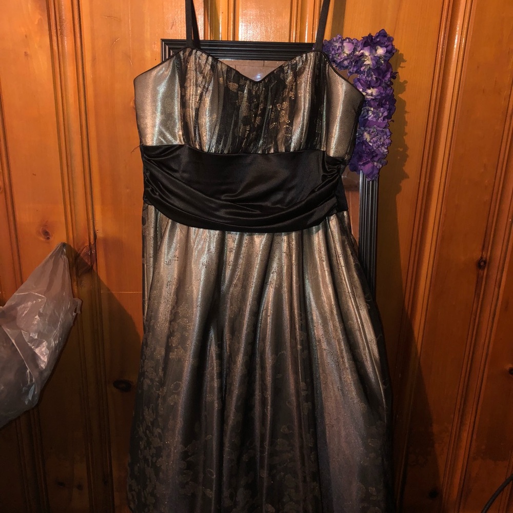Gold and black dress size 8 juniors