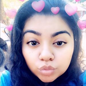 Meet your Posher, Dominga