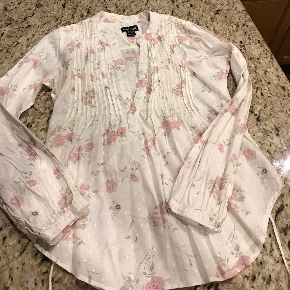 Wet Seal Tunic style long sleeve top
