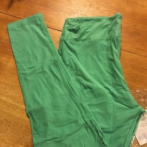Lularoe Light Green Solid Leggings TC