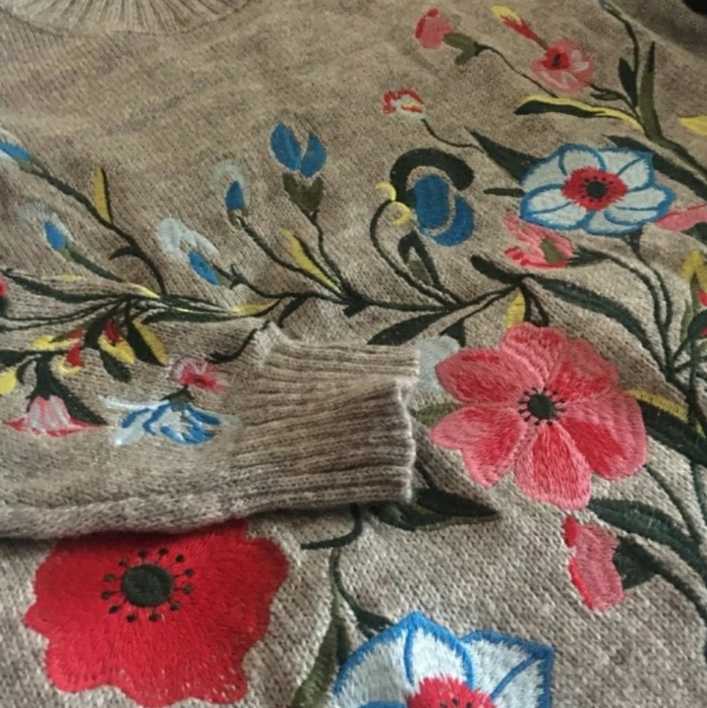 ⚡Lowest 1 Left⚡Embroided sweater 🌸🌼🌺🌹 - Picture 6 of 7