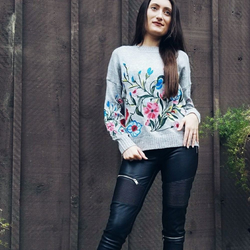 ⚡Lowest 1 Left⚡Embroided sweater 🌸🌼🌺🌹 - Picture 2 of 7