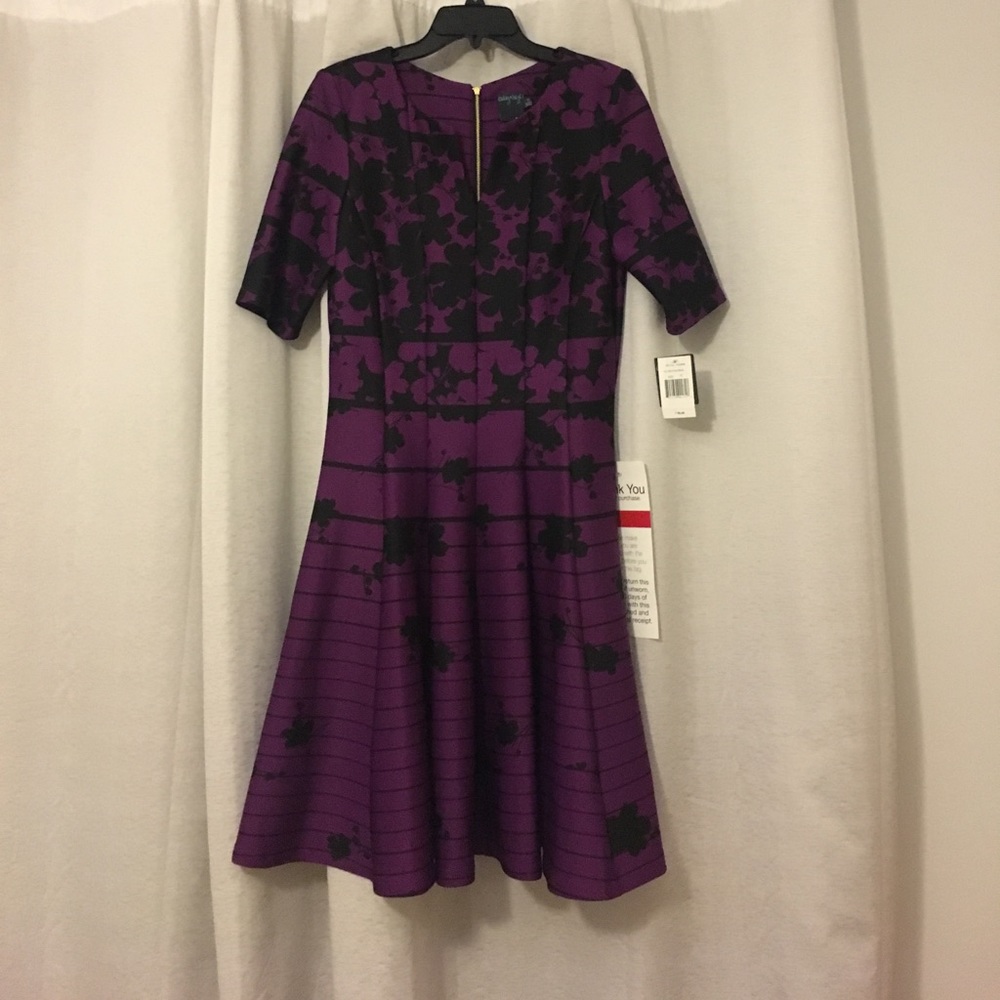 Gabby Skye Ultra Violet/Black printed dress!