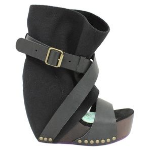 Irregular Choice Eat Me Whole-Size 8 (BLACK)