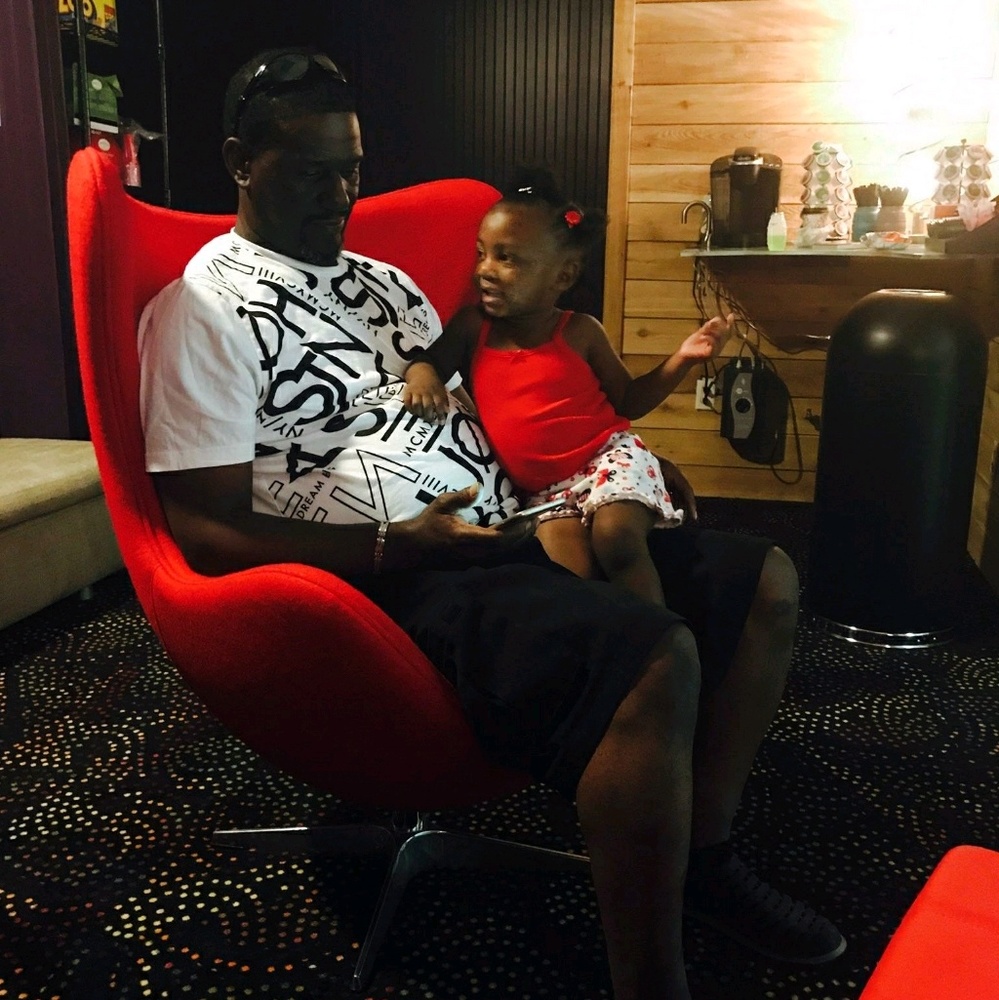 Meet your Posher, Earnest