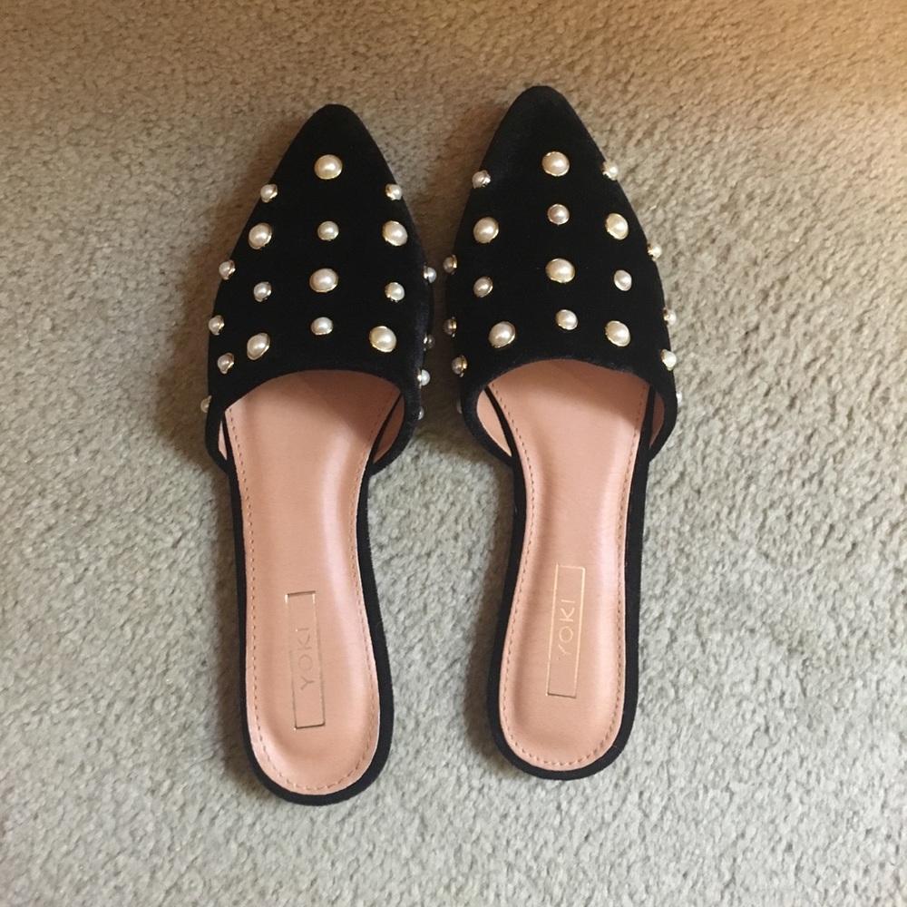 Cutest pearl sliders!!! BRAND NEW!