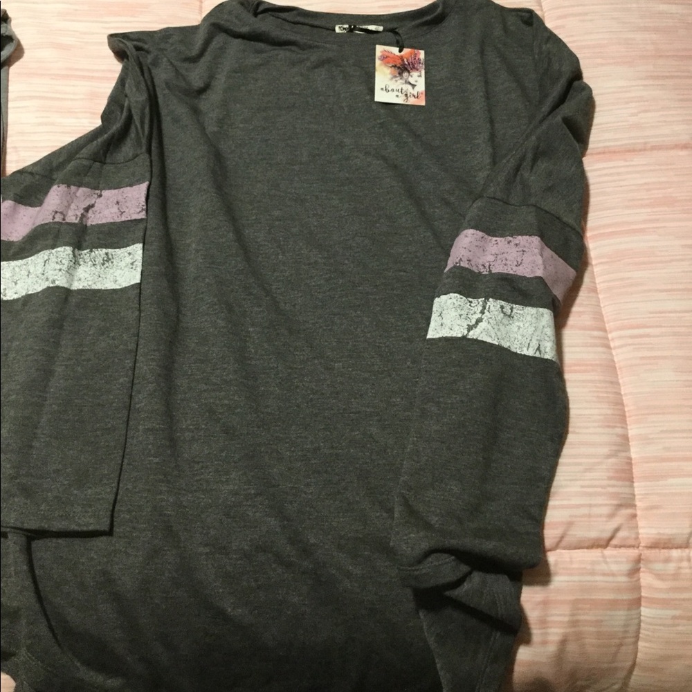 Grey baseball tshirt with #Weekend on the back