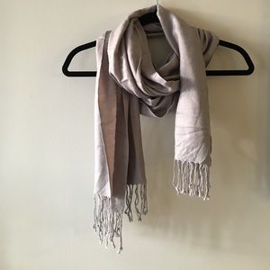 UO taupe scarf 🍂