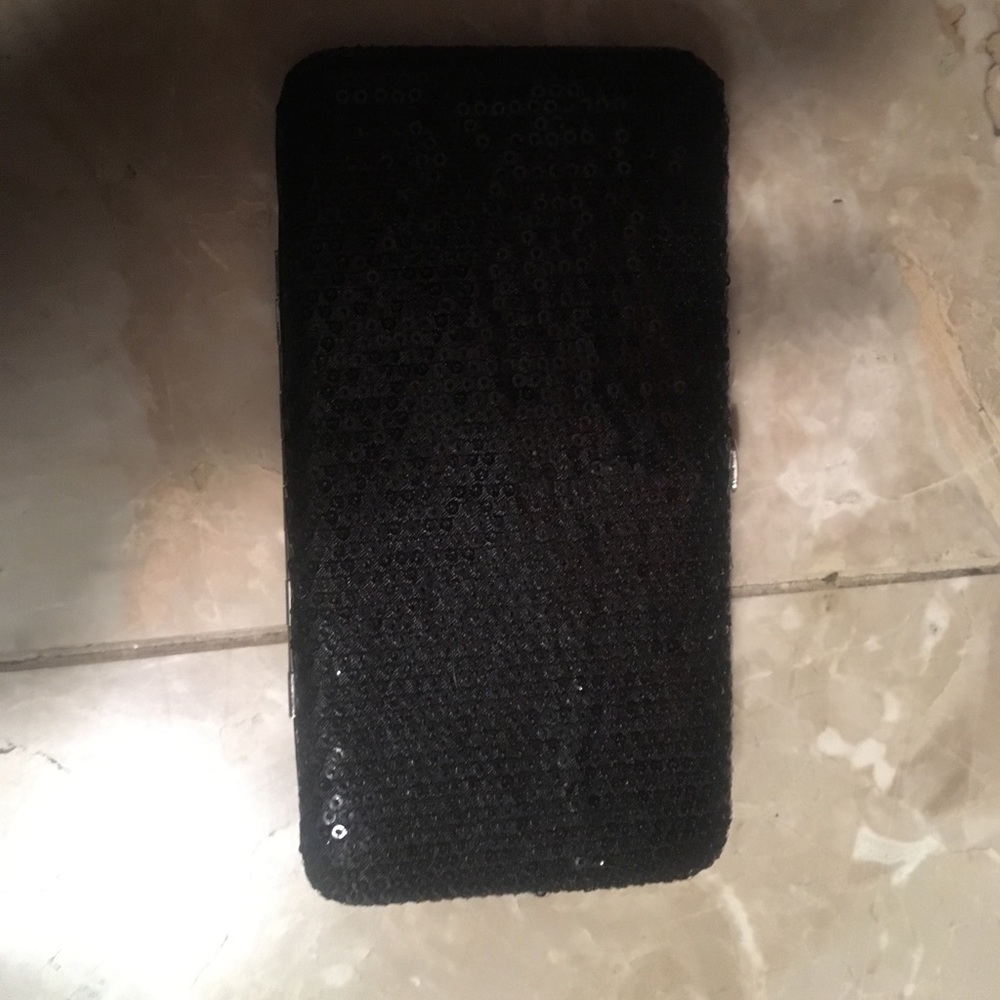 Small wallet type clutch