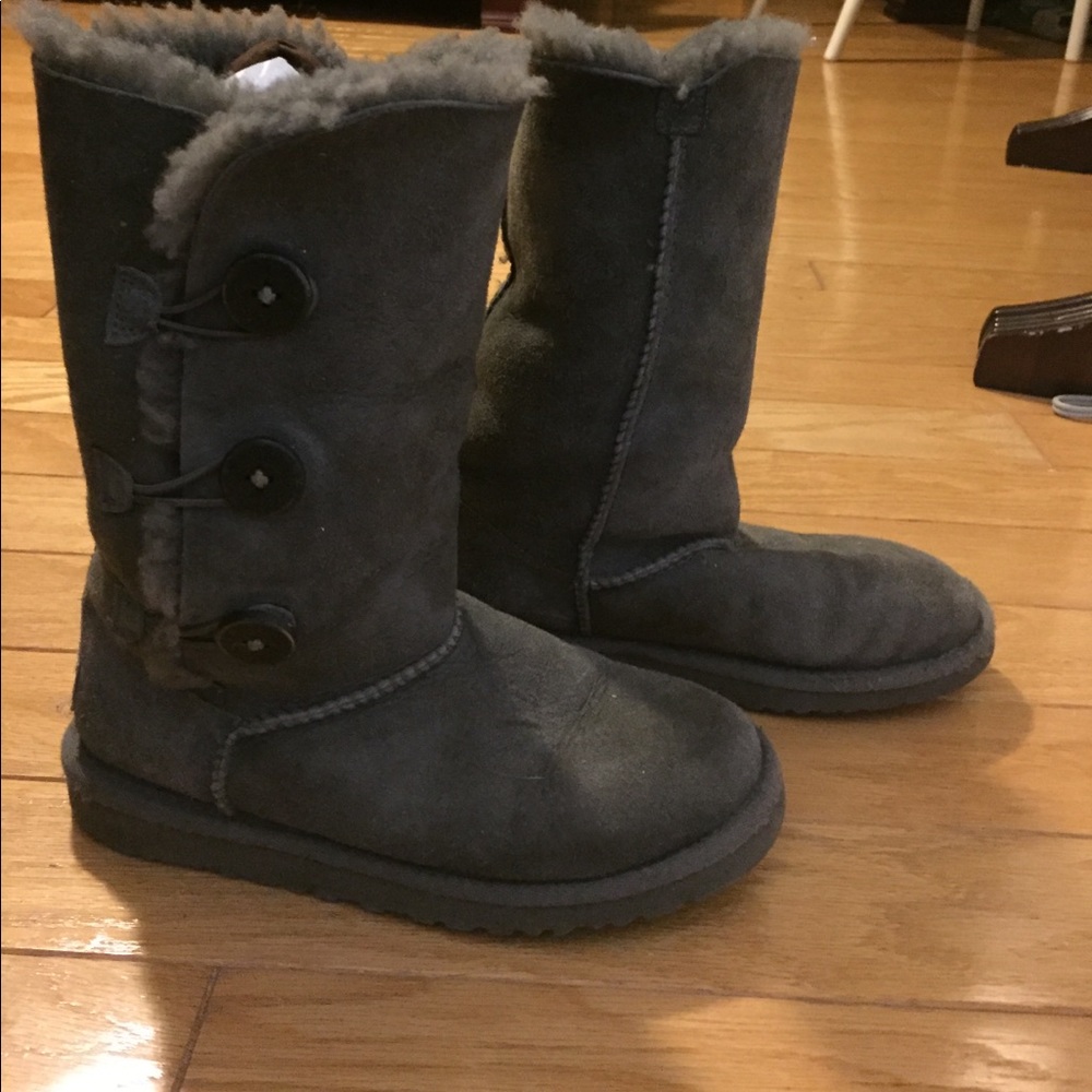 UGG size 3