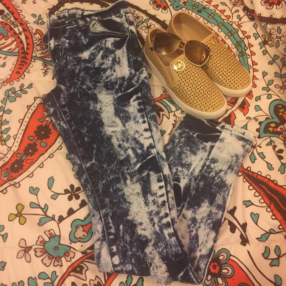 Bleached, Destroyed Skinny Jeans