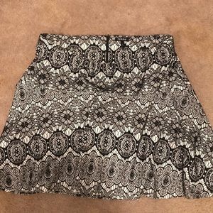Plus size Black & white lace skirt- 3/3xl