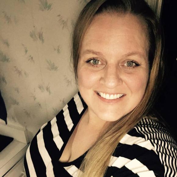 Meet your Posher, Cynthia - Picture 1 of 1