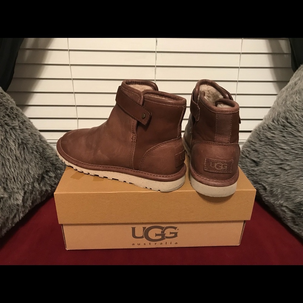 UGG Rella Booties In Choc Brown Leather Size US6