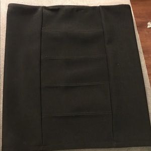 Women's Guess Black Miniskirt (size Small)