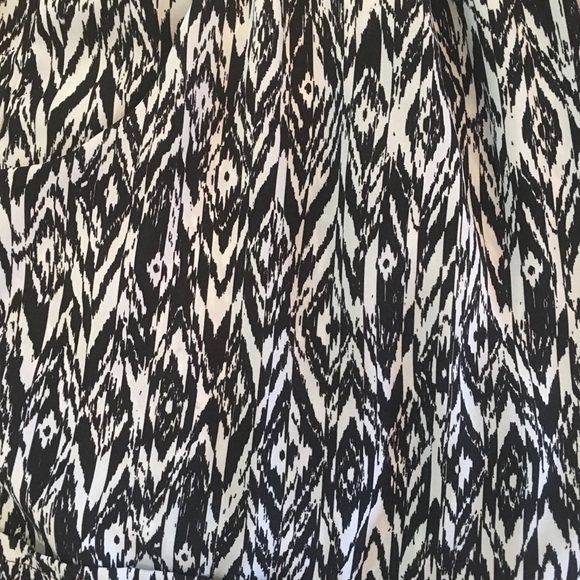 Dressy shorts - Picture 2 of 2