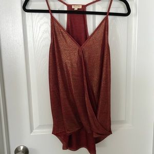 Flowy Rusty Red Metallic Tank