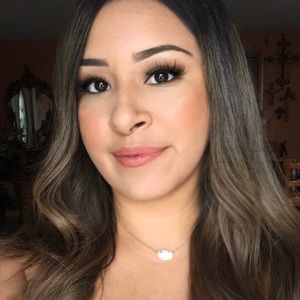 Meet your Posher, Alondra