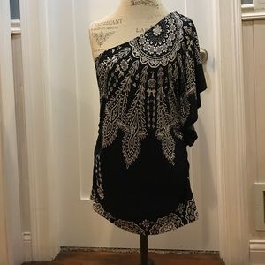 NWT!!! Studio Y brand. Black one shoulder shirt