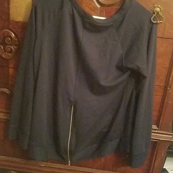 Back Zip Pullover - Picture 3 of 3