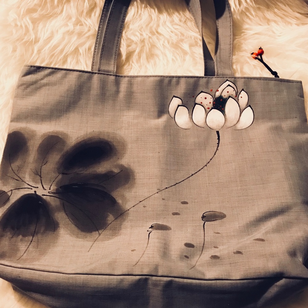 Piece of art silver tote by Tita!