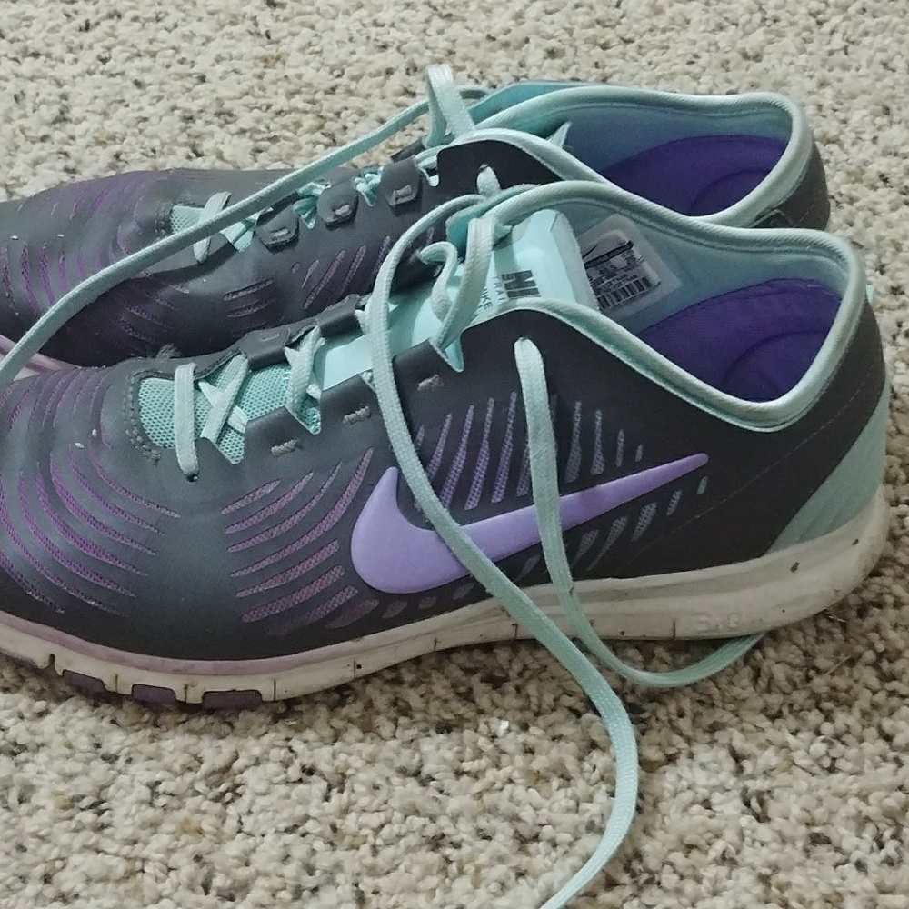 Nike tennis shoes
