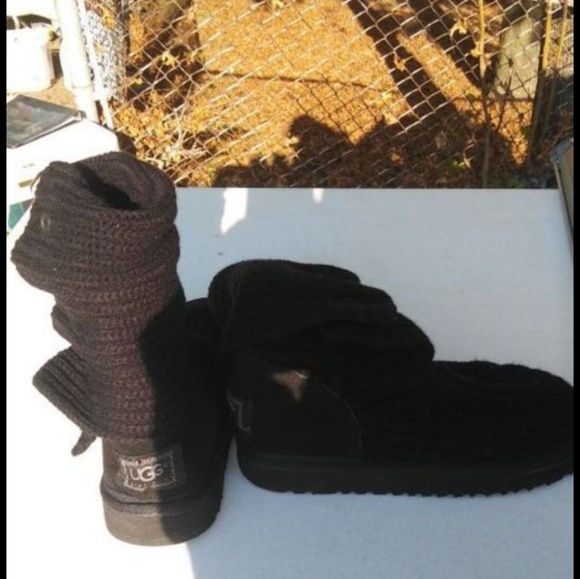 2 Pair Of Boots For $60 (Black and Brown) - Picture 2 of 2