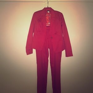 Funky bright red pant suit 💋