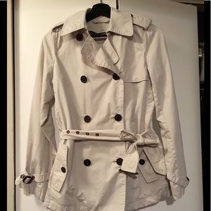 Banana Republic short lined trench with belt