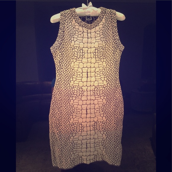 Missoni Dresses & Skirts - MISSONI sleeveless dress - Size 6 (42 Italian)