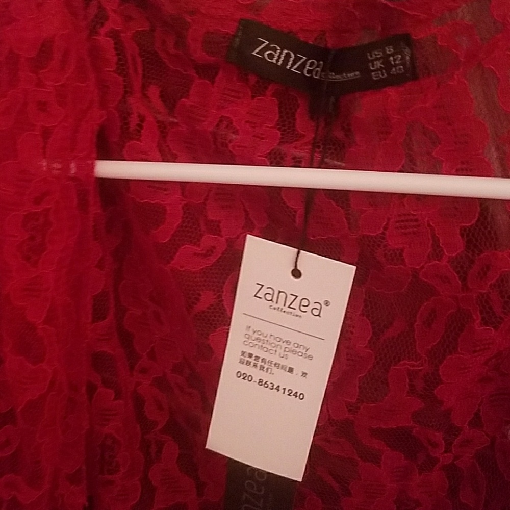 Red Lace Duster - Picture 2 of 3
