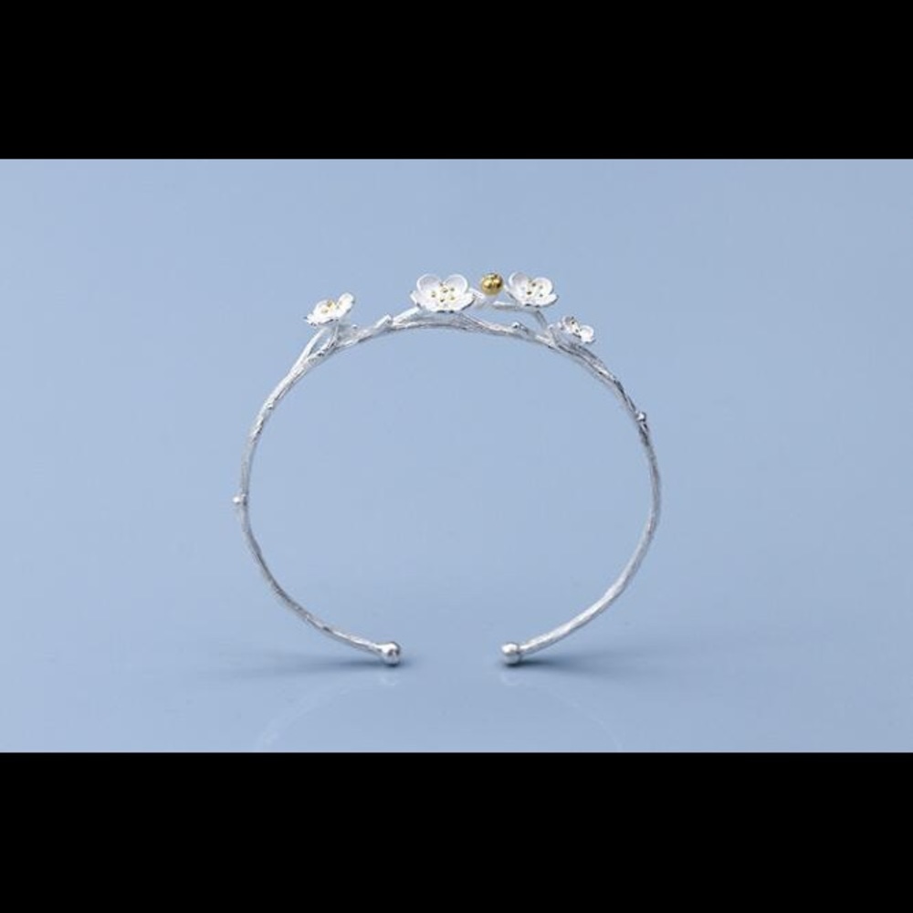🎄 PRICE DROP: CHERRY BLOSSOM BANGLE - Picture 4 of 6