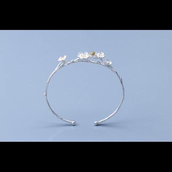 🎄 PRICE DROP: CHERRY BLOSSOM BANGLE - Picture 4 of 6