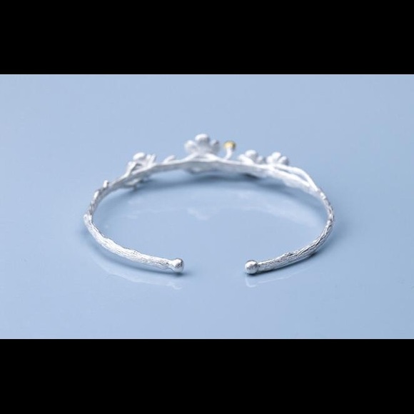 🎄 PRICE DROP: CHERRY BLOSSOM BANGLE - Picture 5 of 6