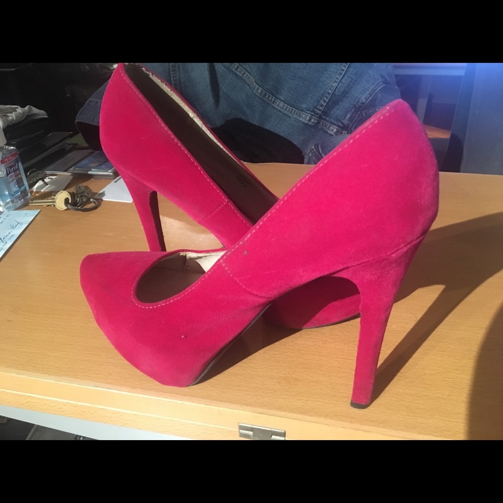 Shoedazzle magenta platform sexy faux suede heels