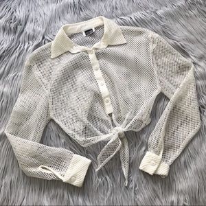 VINTAGE 1980’s Mesh Long Sleeve Tie Crop Top VINTAGE 1980’s Mesh Long Sleeve Tie Crop Top