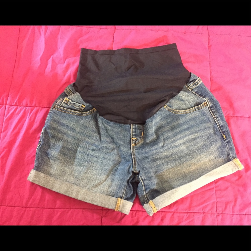 Old Navy Maternity Shorts