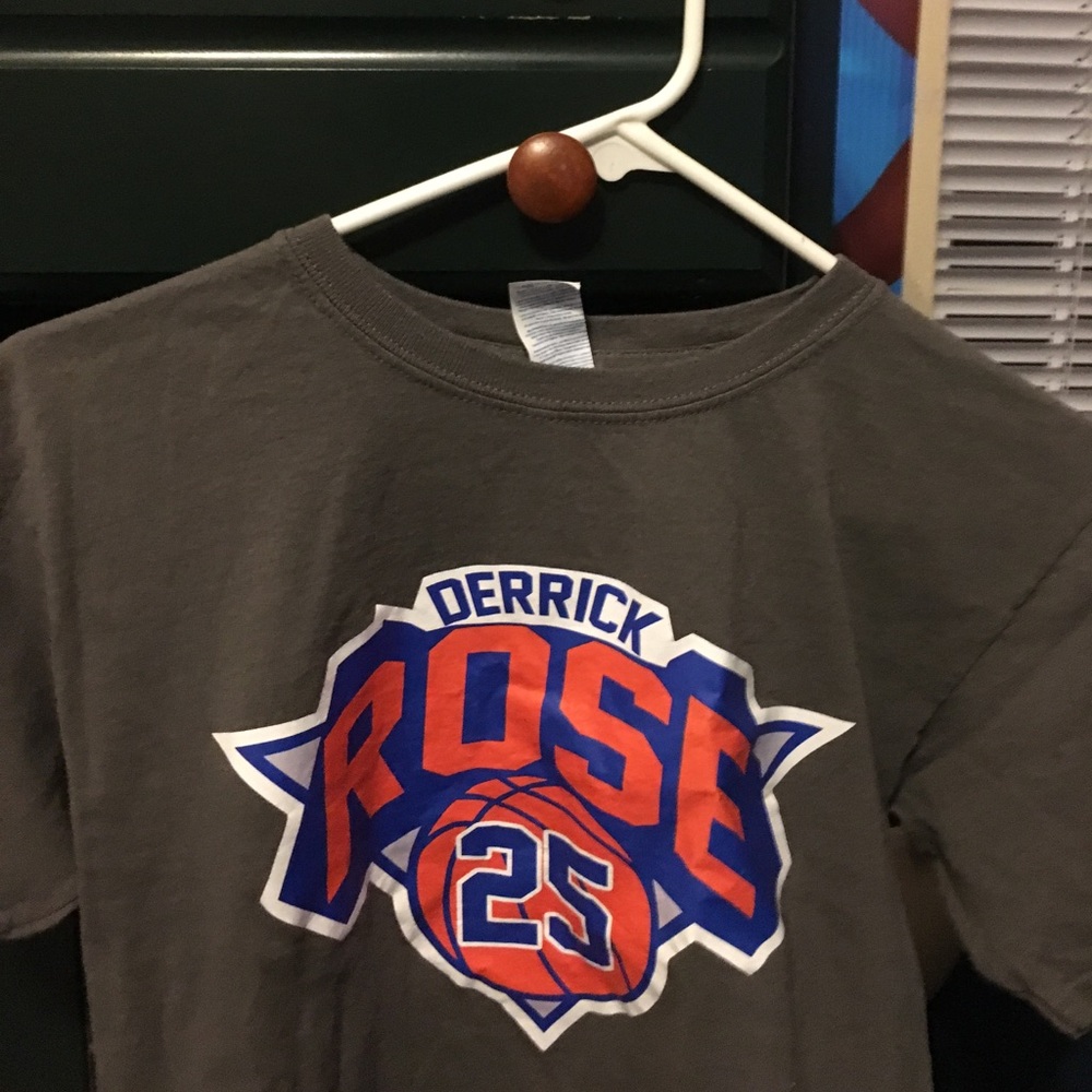 Derrick Rose knicks t shirt jersey