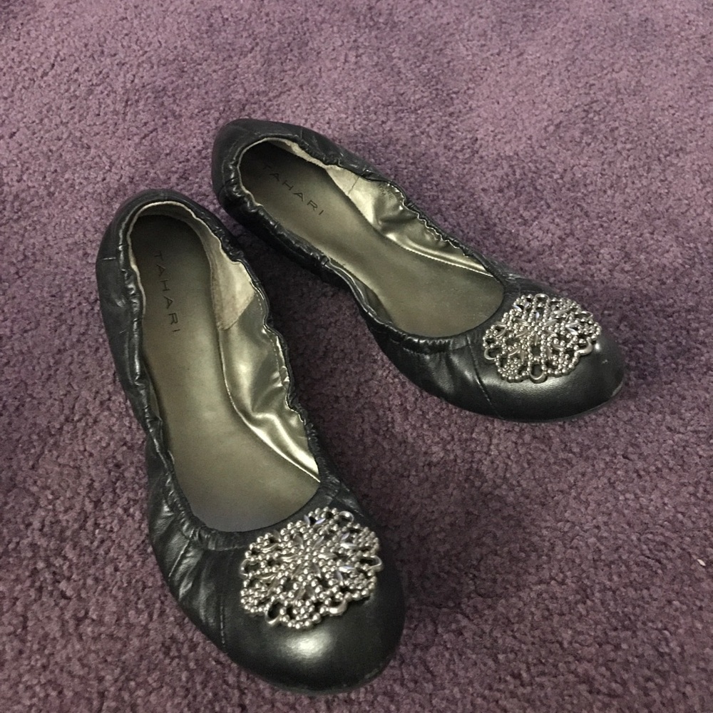 Tahari Valerie leather flats