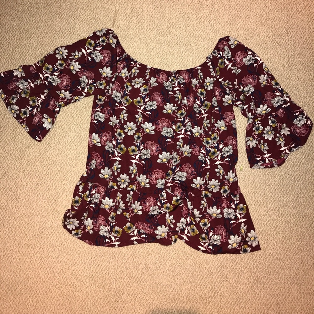 Quarter length sleeve blouse