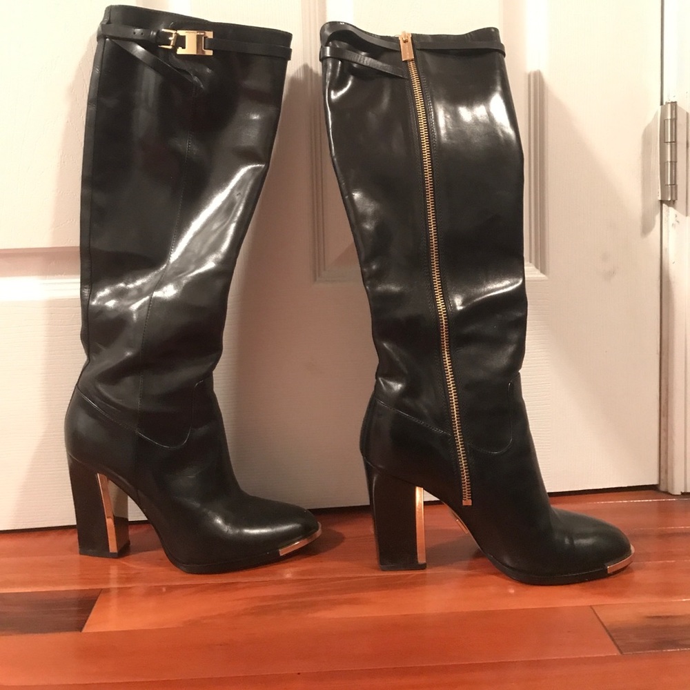 Like NEW Leather Michael Kors Size 6 Heel Boots